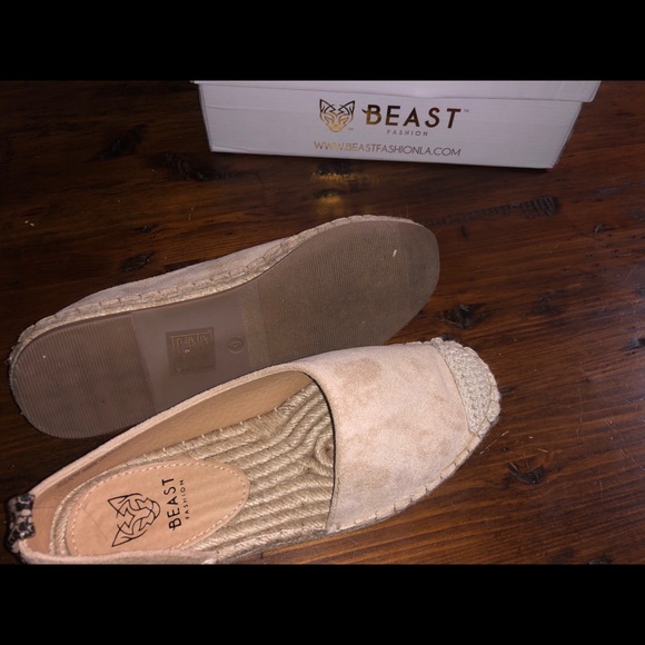Taupe Beast Fashion Nova flats - Picture 5 of 7
